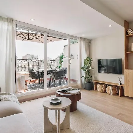 Appartamento Ascea - 2 Bedroom And Terrace In Eixample Esquerra Barcellona