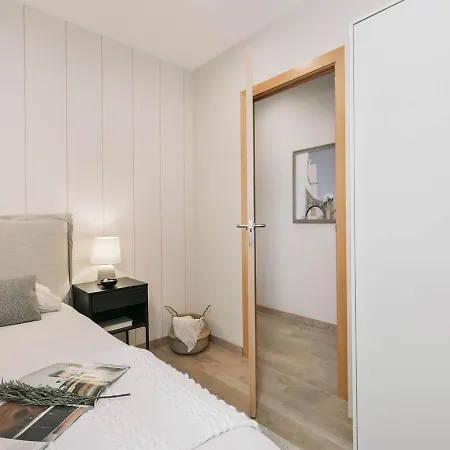 Ascea - 2 Bedroom And Terrace In Eixample Esquerra